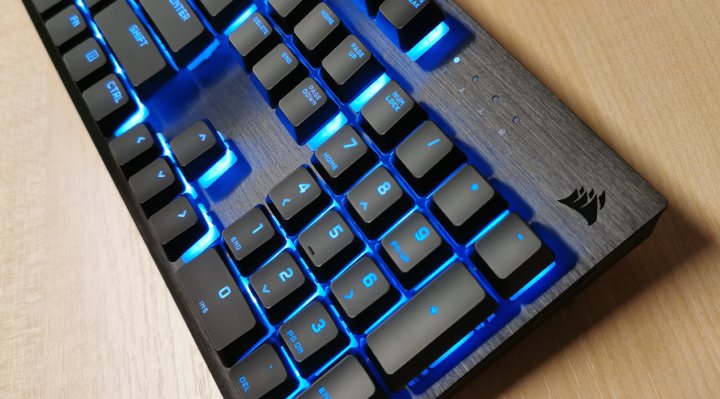 Corsair K60 RGB PRO to próba stworzenia prostej i stosunkowo niedrogiej – jak na tego producenta – klawiatury gamingowej. - Najlepsze klawiatury gamingowe. Ranking na 2024 rok - dokument - 2024-09-03