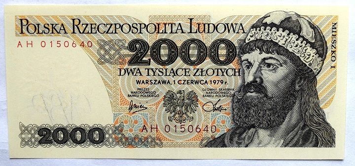 Jednym banknotem można zapłacić za cały komputer? Marzenia... Źródło: Allegro - Najlepsze zestawy komputerowe do gier. Ranking 2024 - dokument - 2024-10-10