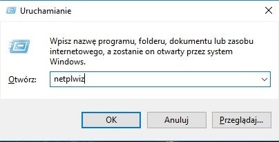 Dzięki tej komendzie szybko dostaniemy się do miejsca, w którym można wyłączyć hasło logowania do systemu Windows 10.