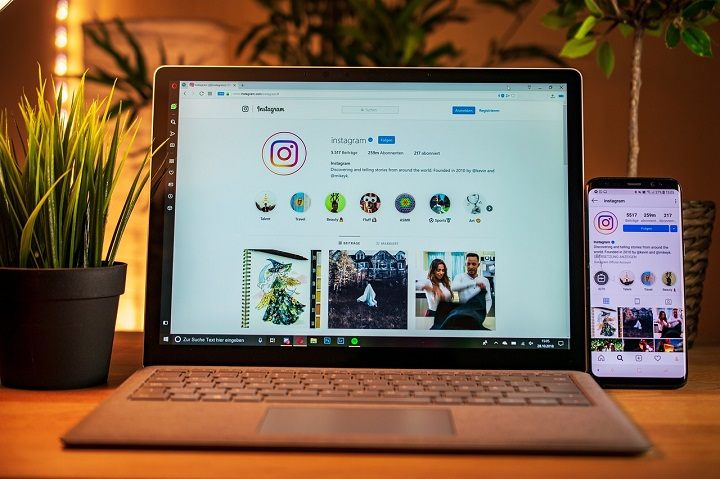 Facebook (Meta) nie jest twórcą Instagrama. Fotograficzny serwis powstał w 2010 roku. Facebook kupił IG dwa lata później, w 2012 roku. - 10 wpadek, porażek i błędów Facebooka - dokument - 2022-07-25