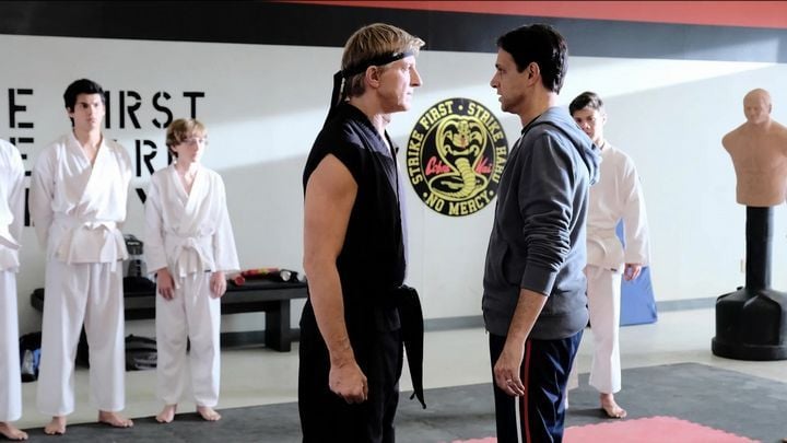 Cobra Kai, Josh Heald, Jon Hurwitz, Netflix, 2018-2025. - Cobra Kai never dies. Tam, gdzie Star Wars poległo, kontynuacja Karate Kida pokazała, jak mądrze wykorzystać nostalgię - dokument - 2025-03-13