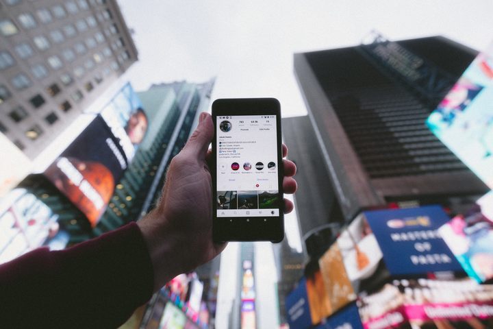 Facebook ujawnia więcej wyników badań i wskazuje na to, że sieci społecznościowe czasem także pomagają ludziom. - Czy Instagram rzeczywiście szkodzi nastolatkom? - dokument - 2021-10-29