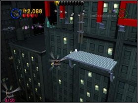 Na końcu tej lokalizacji znajdziesz Kanister (#3) oraz srebrną skrzynkę - Flight of the Bat | Heros Episode 3 | LEGO Batman The Videogame - LEGO Batman: The Videogame - poradnik do gry