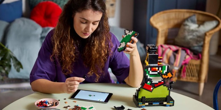 Źródło: LEGO; materiały promocyjne - Współpraca LEGO z Nintendo przynosi niesamowite owoce. Trudno mi uwierzyć, jak wierny Super Mario World jest model Mario z Yoshim - wiadomość - 2024-10-23