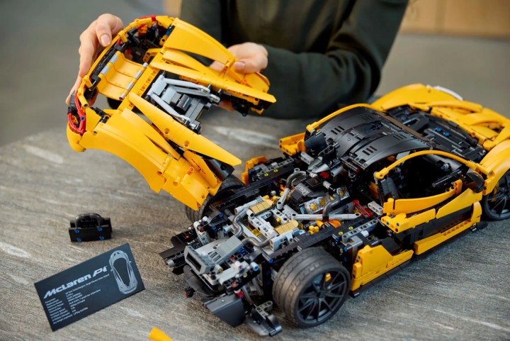   - Konkurencyjne sklepy spalą się ze wstydu na widok tej promocji. Bajeczny zestaw LEGO Technic McLaren P1 kilkaset złotych taniej tylko na Amazonie - wiadomość - 2024-08-17