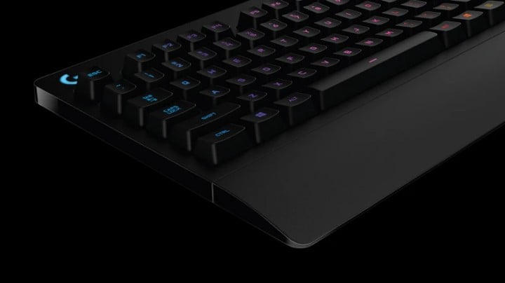 Źródło: Logitech; materiały promocyjne - Śmieszne pieniądze jak za najlepszego przyjaciela gracza. Klawiatura Logitech G213 Prodigy pomogła mi w pokonaniu Dzikiego Gonu - wiadomość - 2025-01-20