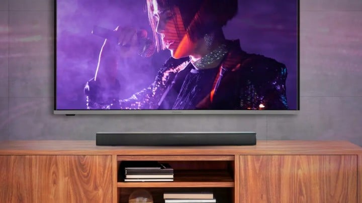 Źródło: Panasonic; materiały promocyjne - Połączysz go bezprzewodowo ze smartfonem, laptopem oraz telewizorem. Tani soundbar Panasonic SC-HTB100 z obsługą technologii Bluetooth w cenie, która zachęca do kupna - wiadomość - 2024-10-18