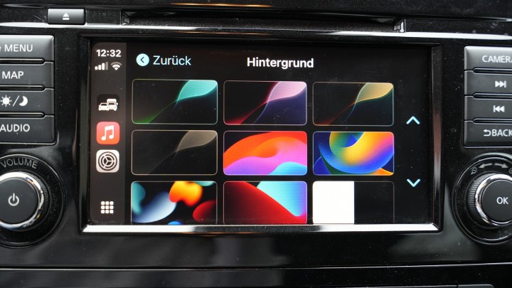 Tapeta to nie tylko kwestia gustu, czasem także czytelności ekranu. Źródło: GameStar - 6 najważniejszych wskazówek dotyczących Apple CarPlay; jak spersonalizować system infotainment w samochodzie - wiadomość - 2025-01-16