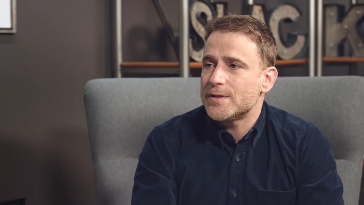 Stewart Butterfield w wywiadzie dla kanału Qualtrics na platformie YouTube w 2017 roku. Źródło: Qualtrics | YouTube