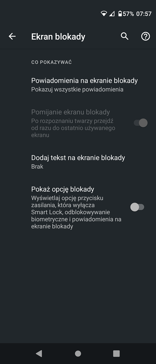 Starsze smartfony Motorola, na przykład działające pod kontrolą Androida 11, są całkowicie pozbawione możliwości modyfikacji zegara na ekranie blokady. Źródło: własne.