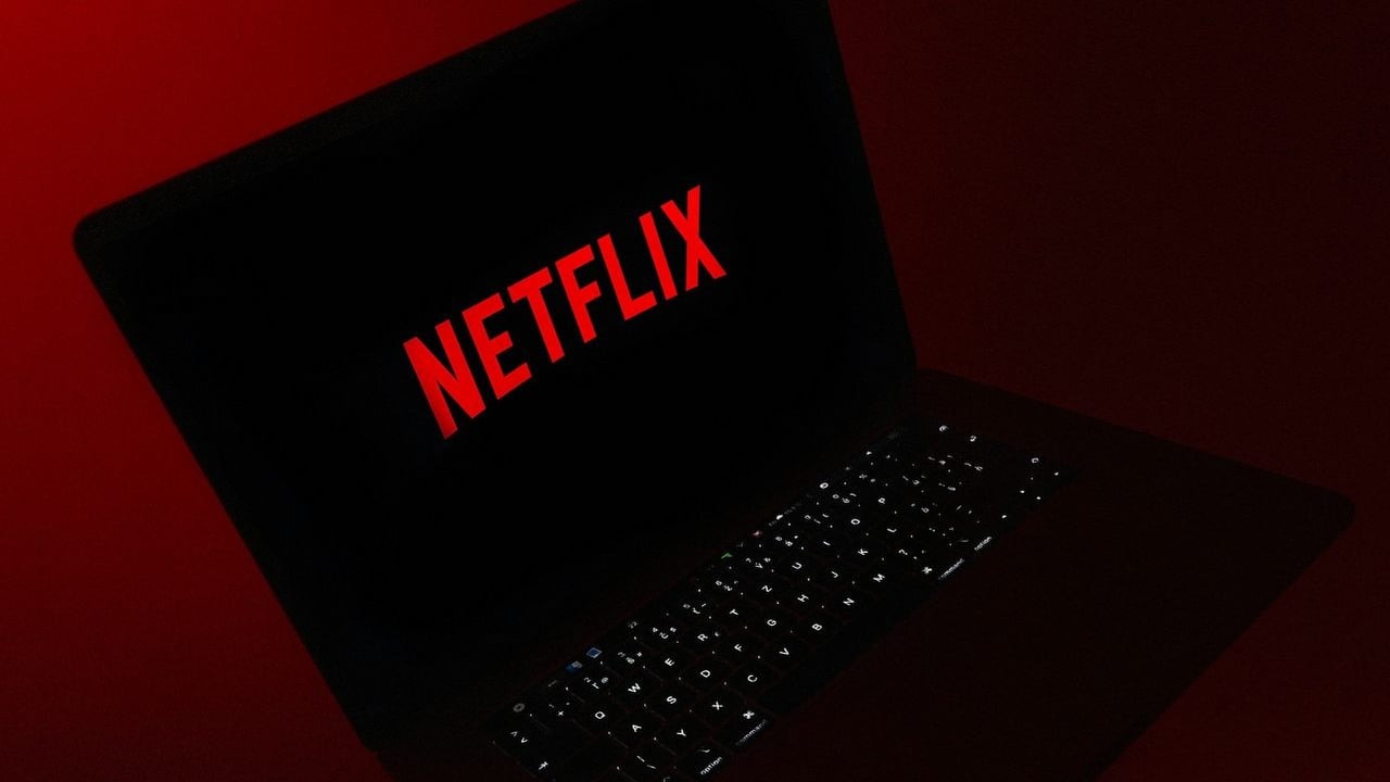 Netflix znów podnosi ceny, na razie w USA. Wcześniej odnotował rekordowy wzrost liczby użytkowników; ma na świecie już ponad 300 mln subskrybentów