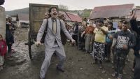 Borat 2 budzi wiele kontrowersji. Sacha Baron Cohen mógł trafić do sądu
